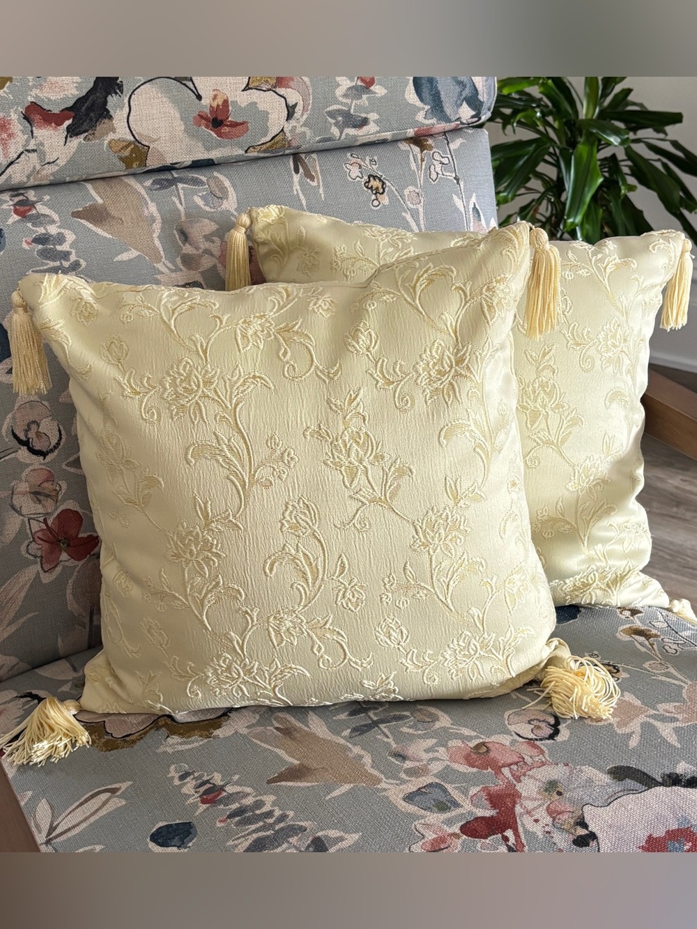 Set of 2 Vintage Buttery Yellow Gold Jacquard Floral Throw Pillows with Tassel